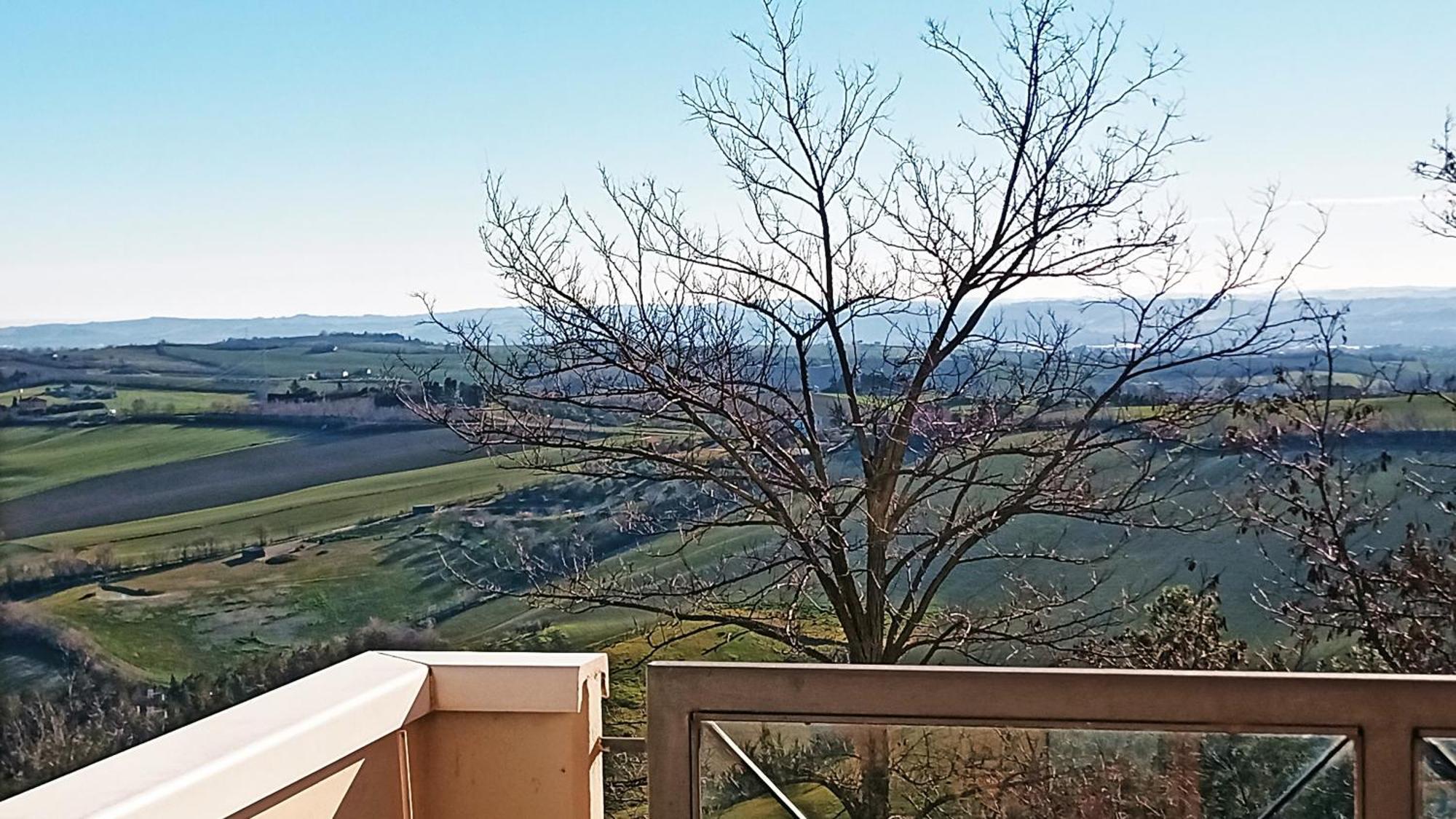 Appartamento Che Vista! Affittacamere Mombaroccio Zewnętrze zdjęcie